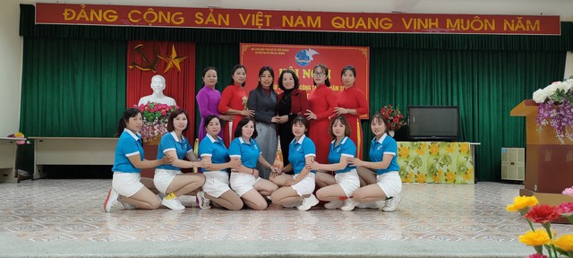 Hội LHPN xã Tiền Phong tổ chức hội nghị tổng kết công tác Hội và phong trào phụ nữ năm 2022, triển khai phương hướng nhiệm vụ công tác Hội và phong trào phụ nữ năm 2023 - Ảnh 27.