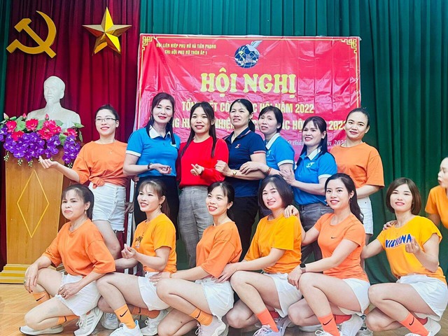 Hội LHPN xã Tiền Phong tổ chức hội nghị tổng kết công tác Hội và phong trào phụ nữ năm 2022, triển khai phương hướng nhiệm vụ công tác Hội và phong trào phụ nữ năm 2023 - Ảnh 24.