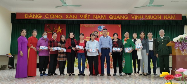 Hội LHPN xã Tiền Phong tổ chức hội nghị tổng kết công tác Hội và phong trào phụ nữ năm 2022, triển khai phương hướng nhiệm vụ công tác Hội và phong trào phụ nữ năm 2023 - Ảnh 13.
