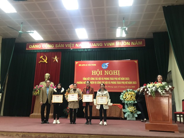 Hội LHPN xã Tiền Phong tổ chức hội nghị tổng kết công tác Hội và phong trào phụ nữ năm 2022, triển khai phương hướng nhiệm vụ công tác Hội và phong trào phụ nữ năm 2023 - Ảnh 4.
