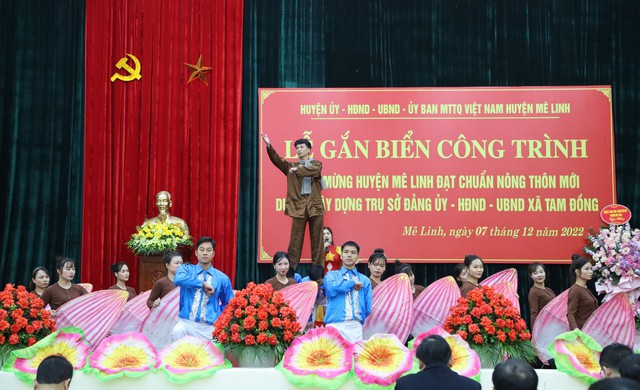 Lễ gắn biển công trình trụ sở Đảng ủy - HĐND - UBND xã Tam Đồng chào mừng huyện Mê Linh đạt chuẩn nông thôn mới - Ảnh 8.