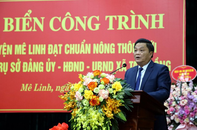 Lễ gắn biển công trình trụ sở Đảng ủy - HĐND - UBND xã Tam Đồng chào mừng huyện Mê Linh đạt chuẩn nông thôn mới - Ảnh 2.