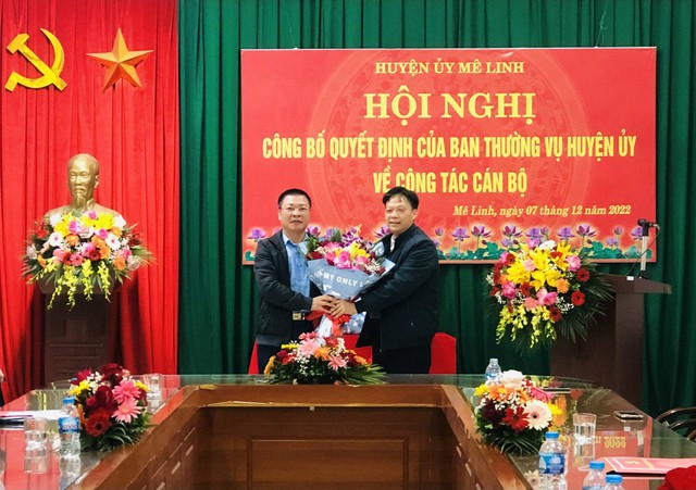Huyện ủy Mê Linh tổ chức hội nghị công bố Quyết định của Ban Thường vụ Huyện ủy về công tác cán bộ - Ảnh 3.