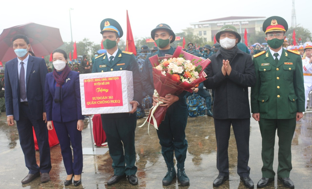 Mê Linh tổ chức thành công Lễ giao nhận quân năm 2022 - Ảnh 5.