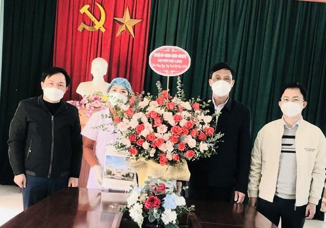Các đồng chí lãnh đạo huyện thăm, chúc mừng các Trạm y tế nhân Ngày thầy thuốc Việt Nam - Ảnh 1. Các đồng chí lãnh đạo huyện thăm, chúc mừng các Trạm y tế nhân Ngày thầy thuốc Việt Nam - Ảnh 1.
