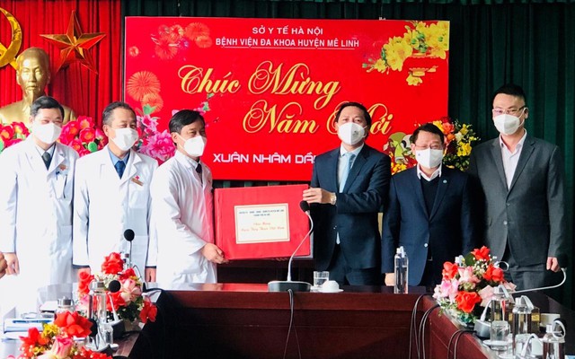Phó Thủ tướng Vũ Đức Đam thăm, chúc mừng Bệnh viện Đa khoa huyện Mê Linh và Trạm y tế lưu động xã Chu Phan - Ảnh 5.