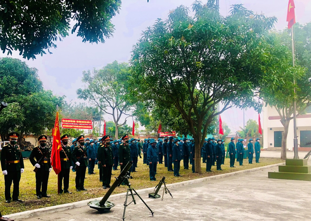 Ban Chỉ huy Quân sự huyện Mê Linh tổ chức lễ ra quân huấn luyện năm 2022 - Ảnh 1.
