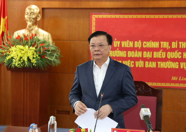 Đồng chí Đinh Tiến Dũng - Ủy viên Bộ Chính trị, Bí thư Thành ủy Hà Nội làm việc với Ban Thường vụ Huyện ủy Mê Linh - Ảnh 4.