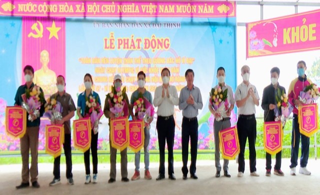 Xã Đại Thịnh và xã Chu Phan phát động Ngày chạy Olympic vì sức khỏe toàn dân và Chung kết Giải chạy Báo Hànộimới mở rộng lần thứ 47 - Vì hòa bình năm 2022 - Ảnh 1.