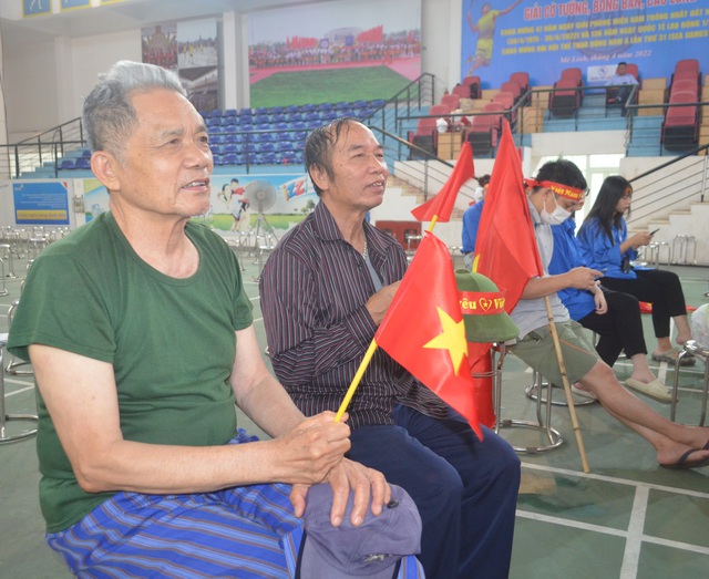 Mê Linh: Hừng hực khí thế cổ vũ U.23 Việt Nam - Ảnh 4.