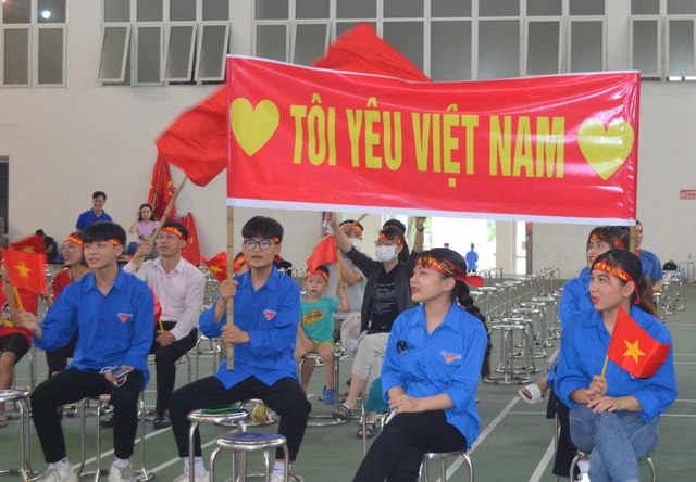 Mê Linh: Hừng hực khí thế cổ vũ U.23 Việt Nam - Ảnh 6.