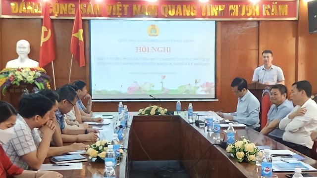 Đồng chí Lê Duy Hưng – Bí thư Đảng ủy xã Chu Phan được bầu giữ chức Chủ tịch LĐLĐ huyện khóa X - Ảnh 2.