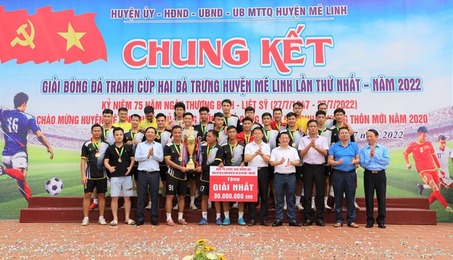 Đội FC Tiền Phong vô địch giải Bóng đá tranh cúp Hai Bà Trưng huyện Mê Linh năm 2022 - Ảnh 4.