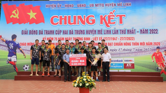 Đội FC Tiền Phong vô địch giải Bóng đá tranh cúp Hai Bà Trưng huyện Mê Linh năm 2022 - Ảnh 6.