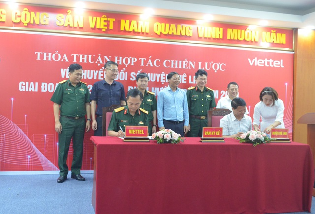 Lễ ký kết hợp tác về chuyển đổi số giữa huyện Mê Linh và Viettel Hà Nội - Ảnh 4.