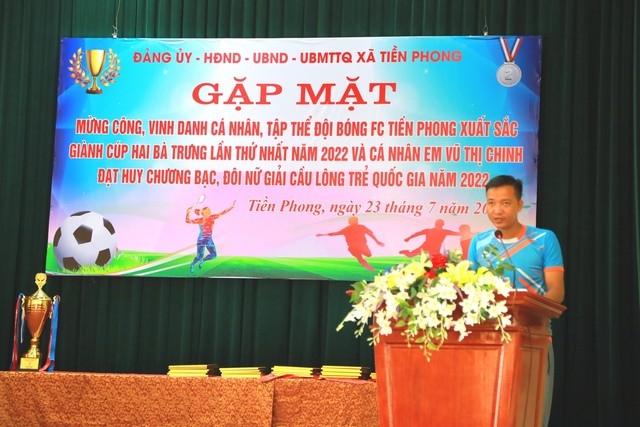 Gặp mặt mừng công đội bóng FC Tiền Phong và cá nhân đạt Huy chương Bạc đôi nữ giải cầu lông trẻ Quốc gia năm 2022 - Ảnh 3.