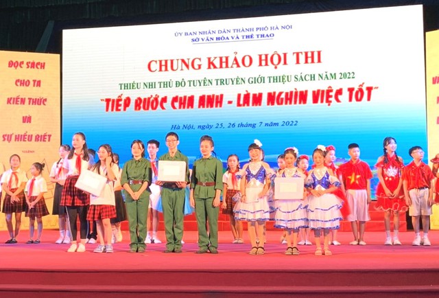 Huyện Mê Linh đạt giải Nhất chung khảo Hội thi thiếu nhi Thủ đô tuyên truyền giới thiệu sách năm 2022 - Ảnh 1.
