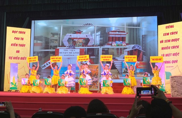 Huyện Mê Linh đạt giải Nhất chung khảo Hội thi thiếu nhi Thủ đô tuyên truyền giới thiệu sách năm 2022 - Ảnh 2.