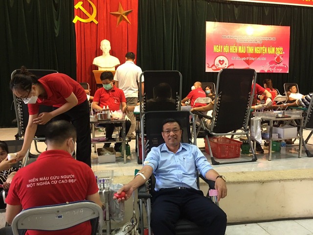 Mê Linh tổ chức hiến máu tình nguyện năm 2022 - Ảnh 1.