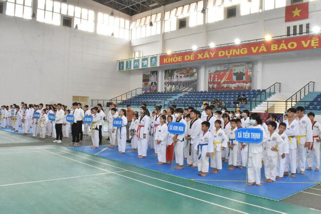 Sôi nổi giải Taekwondo Thiếu niên nhi đồng - Quần vợt Đại hội TDTT huyện Mê Linh lần thứ X, năm 2022 - Ảnh 3.