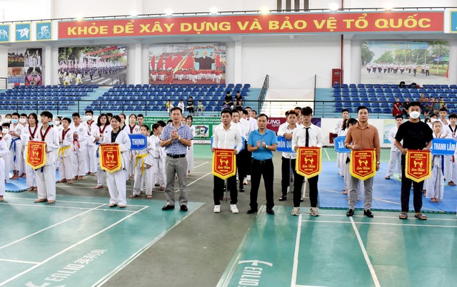 Sôi nổi giải Taekwondo Thiếu niên nhi đồng - Quần vợt Đại hội TDTT huyện Mê Linh lần thứ X, năm 2022 - Ảnh 1.