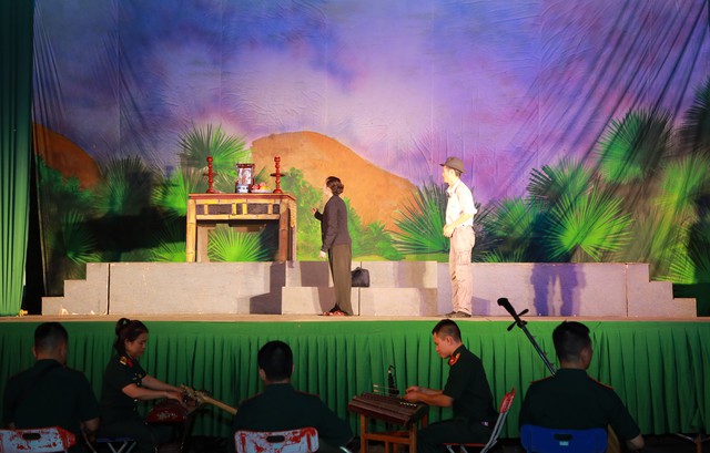 Biểu diễn nghệ thuật chào mừng kỷ niệm 80 năm ngày thành lập Đảng bộ xã Thanh Lâm - Ảnh 7.