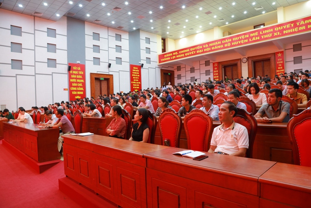 Ban Thường vụ Huyện ủy Mê Linh tổ chức Hội nghị học tập, quán triệt, triển khai thực hiện Nghị quyết Hội nghị Trung ương 5 khóa XIII - Ảnh 1.