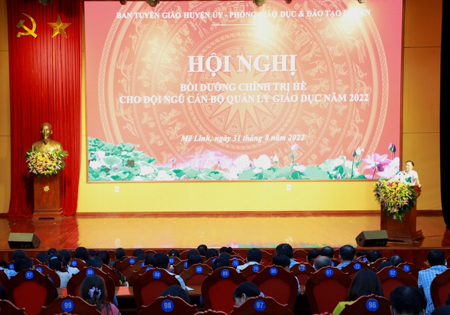 Mê Linh: Bồi dưỡng chính trị cho cán bộ quản lý giáo dục năm 2022 - Ảnh 1.