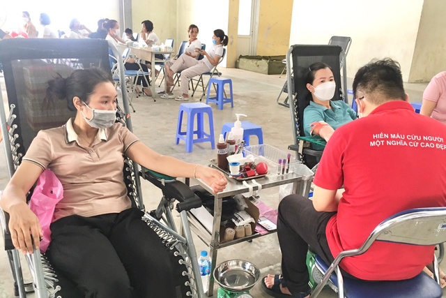 Huyện Mê Linh tổ chức hiến máu tình nguyện năm 2022 - Ảnh 3.