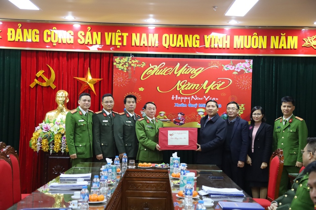 Đảm bảo an ninh, quốc phòng dịp Tết Nguyên đán Quý Mão 2023 - Ảnh 1.