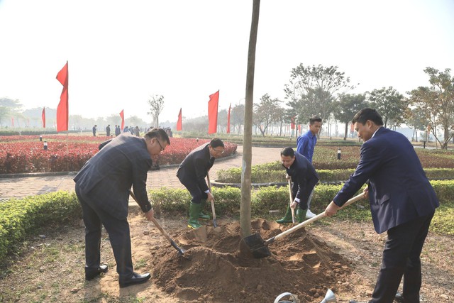 Mê Linh phát động Tết trồng cây Xuân Quý Mão 2023 - Ảnh 4.