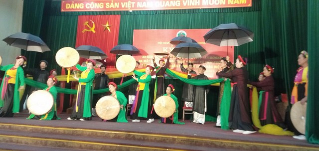 Hội nghị Kỉ niệm 33 năm Ngày Quốc tế Người Cao Tuổi ( 01/10/1991 - 01/10/2023 ). Và Tháng hành động vì NCT Việt Nam. Giao lưu văn nghệ, ra mắt Câu lạc bộ Văn nghệ Hội NCT xã Tiền Phong; Tặng quà cho NCT có hoàn cảnh khó khăn đặc biệt. - Ảnh 7. Hội nghị Kỉ niệm 33 năm Ngày Quốc tế Người Cao Tuổi ( 01/10/1991 - 01/10/2023 ). Và Tháng hành động vì NCT Việt Nam. Giao lưu văn nghệ, ra mắt Câu lạc bộ Văn nghệ Hội NCT xã Tiền Phong; Tặng quà cho NCT có hoàn cảnh khó khăn đặc biệt. - Ảnh 7.