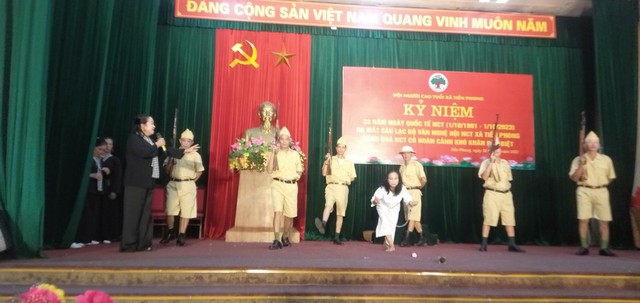 Hội nghị Kỉ niệm 33 năm Ngày Quốc tế Người Cao Tuổi ( 01/10/1991 - 01/10/2023 ). Và Tháng hành động vì NCT Việt Nam. Giao lưu văn nghệ, ra mắt Câu lạc bộ Văn nghệ Hội NCT xã Tiền Phong; Tặng quà cho NCT có hoàn cảnh khó khăn đặc biệt. - Ảnh 12. Hội nghị Kỉ niệm 33 năm Ngày Quốc tế Người Cao Tuổi ( 01/10/1991 - 01/10/2023 ). Và Tháng hành động vì NCT Việt Nam. Giao lưu văn nghệ, ra mắt Câu lạc bộ Văn nghệ Hội NCT xã Tiền Phong; Tặng quà cho NCT có hoàn cảnh khó khăn đặc biệt. - Ảnh 12.
