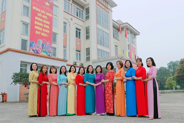 Công đoàn thị trấn Chi Đông hưởng ứng "Tuần lễ áo dài Việt nam" năm 2023 - Ảnh 3. Công đoàn thị trấn Chi Đông hưởng ứng "Tuần lễ áo dài Việt nam" năm 2023 - Ảnh 3.