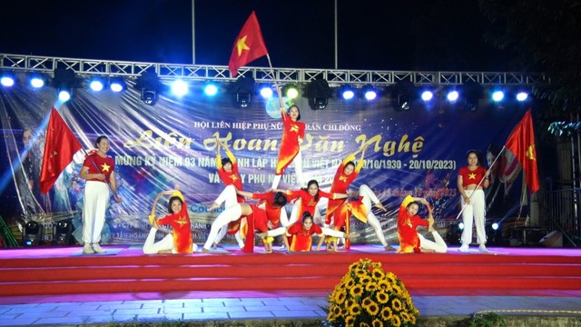 Hội Liên hiệp Phụ nữ thị trấn Chi Đông tổ chức Liên hoan văn nghệ chào mừng kỷ niệm 93 năm thành lập Hội liên hiệp phụ nữ Việt Nam 20/10 và Ngày phụ nữ Việt Nam 20/10 - Ảnh 4. Hội Liên hiệp Phụ nữ thị trấn Chi Đông tổ chức Liên hoan văn nghệ chào mừng kỷ niệm 93 năm thành lập Hội liên hiệp phụ nữ Việt Nam 20/10 và Ngày phụ nữ Việt Nam 20/10 - Ảnh 4.