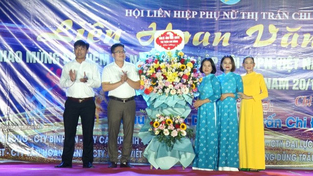 Hội Liên hiệp Phụ nữ thị trấn Chi Đông tổ chức Liên hoan văn nghệ chào mừng kỷ niệm 93 năm thành lập Hội liên hiệp phụ nữ Việt Nam 20/10 và Ngày phụ nữ Việt Nam 20/10 - Ảnh 2. Hội Liên hiệp Phụ nữ thị trấn Chi Đông tổ chức Liên hoan văn nghệ chào mừng kỷ niệm 93 năm thành lập Hội liên hiệp phụ nữ Việt Nam 20/10 và Ngày phụ nữ Việt Nam 20/10 - Ảnh 2.