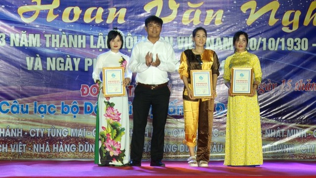 Hội Liên hiệp Phụ nữ thị trấn Chi Đông tổ chức Liên hoan văn nghệ chào mừng kỷ niệm 93 năm thành lập Hội liên hiệp phụ nữ Việt Nam 20/10 và Ngày phụ nữ Việt Nam 20/10 - Ảnh 8. Hội Liên hiệp Phụ nữ thị trấn Chi Đông tổ chức Liên hoan văn nghệ chào mừng kỷ niệm 93 năm thành lập Hội liên hiệp phụ nữ Việt Nam 20/10 và Ngày phụ nữ Việt Nam 20/10 - Ảnh 8.