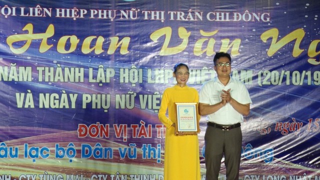 Hội Liên hiệp Phụ nữ thị trấn Chi Đông tổ chức Liên hoan văn nghệ chào mừng kỷ niệm 93 năm thành lập Hội liên hiệp phụ nữ Việt Nam 20/10 và Ngày phụ nữ Việt Nam 20/10 - Ảnh 6. Hội Liên hiệp Phụ nữ thị trấn Chi Đông tổ chức Liên hoan văn nghệ chào mừng kỷ niệm 93 năm thành lập Hội liên hiệp phụ nữ Việt Nam 20/10 và Ngày phụ nữ Việt Nam 20/10 - Ảnh 6.