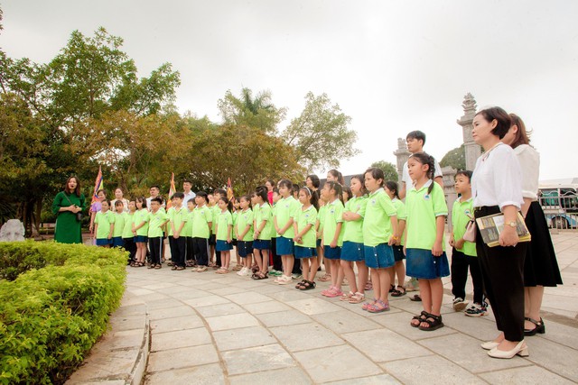 Hoạt động trải nghiệm của học sinh tìm hiểu về truyền thống lịch sử, văn hóa, cách mạng huyện Mê Linh - Ảnh 2. Hoạt động trải nghiệm của học sinh tìm hiểu về truyền thống lịch sử, văn hóa, cách mạng huyện Mê Linh - Ảnh 2.