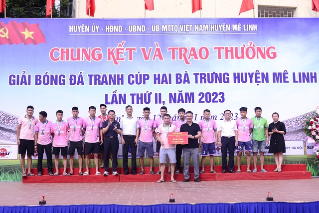 Đội FC Chi Đông vô địch giải Bóng đá tranh cúp Hai Bà Trưng huyện Mê Linh năm 2023- Ảnh 6. Đội FC Chi Đông vô địch giải Bóng đá tranh cúp Hai Bà Trưng huyện Mê Linh năm 2023- Ảnh 6.