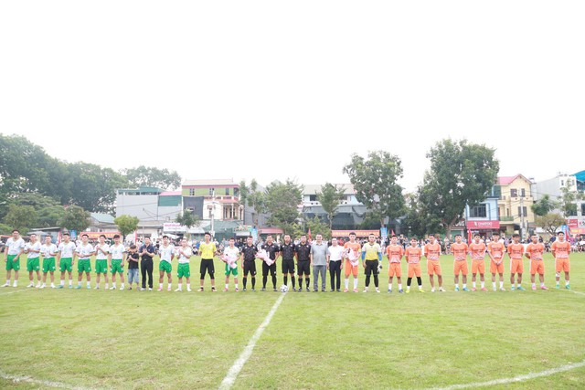 Đội FC Chi Đông vô địch giải Bóng đá tranh cúp Hai Bà Trưng huyện Mê Linh năm 2023- Ảnh 1. Đội FC Chi Đông vô địch giải Bóng đá tranh cúp Hai Bà Trưng huyện Mê Linh năm 2023- Ảnh 1.