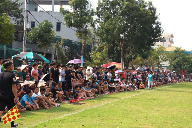Đội FC Chi Đông vô địch giải Bóng đá tranh cúp Hai Bà Trưng huyện Mê Linh năm 2023- Ảnh 3. Đội FC Chi Đông vô địch giải Bóng đá tranh cúp Hai Bà Trưng huyện Mê Linh năm 2023- Ảnh 3.