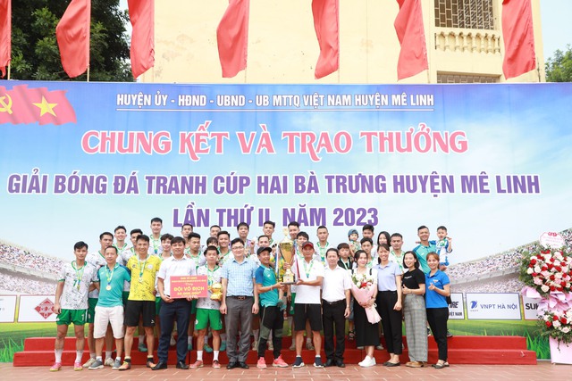 Đội FC Chi Đông xuất sắc giành ngôi vô địch Giải bóng đá tranh cúp Hai Bà Trưng huyện Mê Linh năm 2023- Ảnh 1. Đội FC Chi Đông xuất sắc giành ngôi vô địch Giải bóng đá tranh cúp Hai Bà Trưng huyện Mê Linh năm 2023- Ảnh 1.