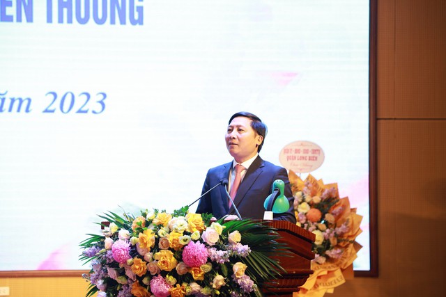 Huyện Mê Linh kỷ niệm 41 năm ngày Nhà giáo Việt Nam và tuyên dương các tập thể, nhà giáo tiêu biểu- Ảnh 2. Huyện Mê Linh kỷ niệm 41 năm ngày Nhà giáo Việt Nam và tuyên dương các tập thể, nhà giáo tiêu biểu- Ảnh 2.