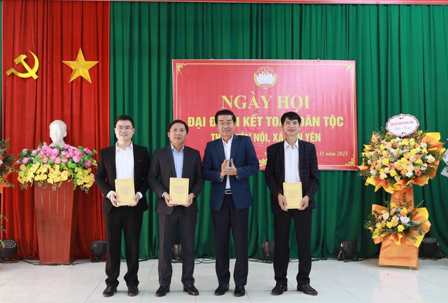 Phó trưởng Ban Thường trực Ban Nội chính Trung ương Võ Văn Dũng chung vui Ngày hội đại đoàn kết tại xã Vạn Yên- Ảnh 2. Phó trưởng Ban Thường trực Ban Nội chính Trung ương Võ Văn Dũng chung vui Ngày hội đại đoàn kết tại xã Vạn Yên- Ảnh 2.