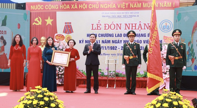 Bí thư Huyện ủy Nguyễn Thanh Liêm dự Lễ đón nhận Huân chương lao động hạng Ba của Trường Tiểu học Tiền Phong B- Ảnh 1. Bí thư Huyện ủy Nguyễn Thanh Liêm dự Lễ đón nhận Huân chương lao động hạng Ba của Trường Tiểu học Tiền Phong B- Ảnh 1.