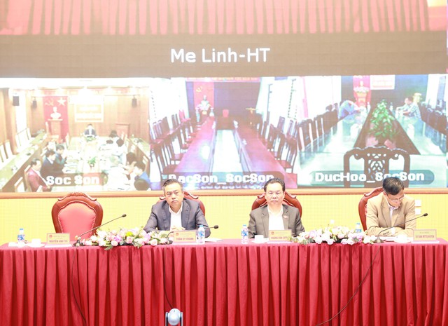 Chủ tịch UBND Thành phố Trần Sỹ Thanh tiếp xúc cử tri huyện Mê Linh- Ảnh 1. Chủ tịch UBND Thành phố Trần Sỹ Thanh tiếp xúc cử tri huyện Mê Linh- Ảnh 1.