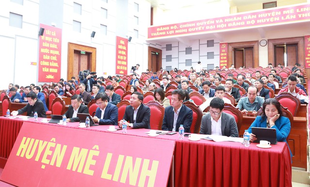 Chủ tịch UBND Thành phố Trần Sỹ Thanh tiếp xúc cử tri huyện Mê Linh- Ảnh 2. Chủ tịch UBND Thành phố Trần Sỹ Thanh tiếp xúc cử tri huyện Mê Linh- Ảnh 2.
