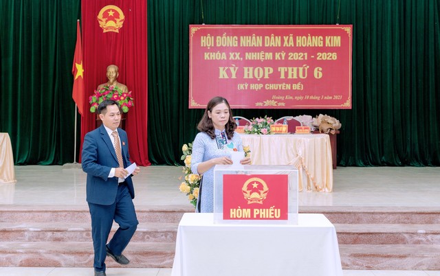 Ông Trần Văn Minh được bầu giữ chức Chủ tịch UBND xã Hoàng Kim - Ảnh 2.