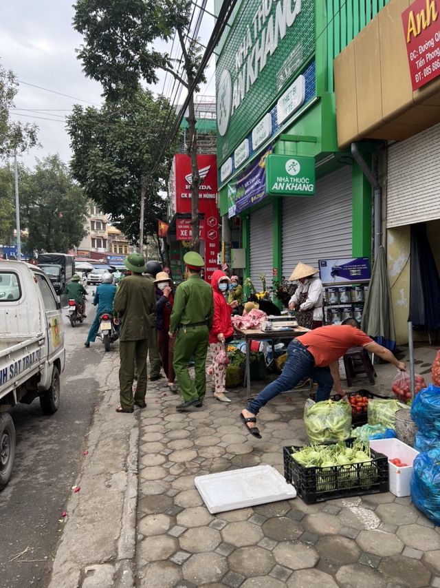 BCĐ 197 Xã Tiền Phong Tổ chức Lễ ra quân Tổng kiểm tra, xử lý, giải quyết vi phạm về trật tự,
an toàn giao thông, trật tự đô thị, trật tụ công cộng
trên địa bàn xã Tiền Phong năm 2023
- Ảnh 11. BCĐ 197 Xã Tiền Phong Tổ chức Lễ ra quân Tổng kiểm tra, xử lý, giải quyết vi phạm về trật tự,
an toàn giao thông, trật tự đô thị, trật tụ công cộng
trên địa bàn xã Tiền Phong năm 2023
- Ảnh 11.